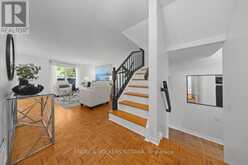 34 VIEWPOINTE PRIVATE | Ottawa Ontario | Slide Image Three