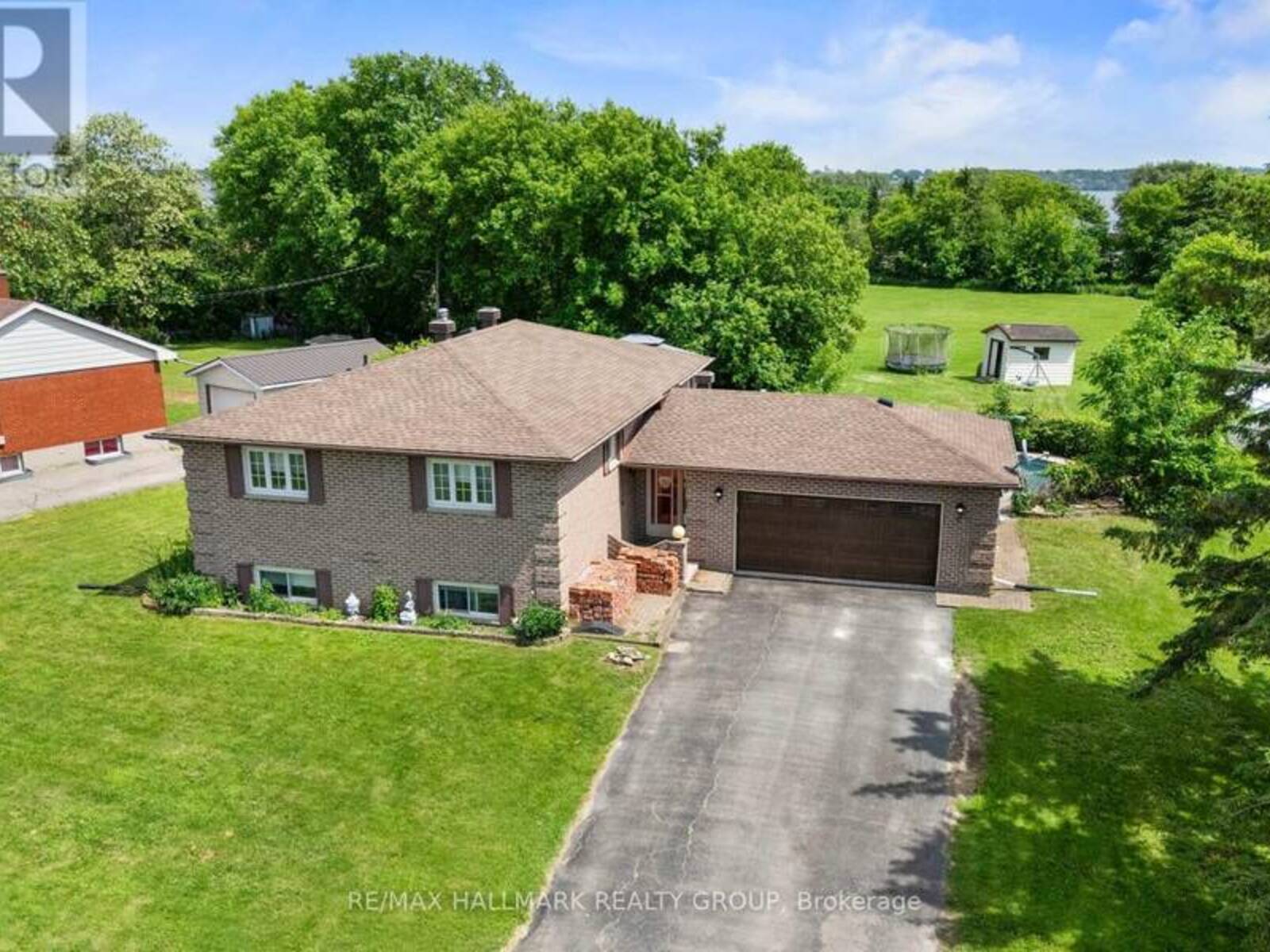 17 SUNNYMEDE AVENUE, Prescott, Ontario K0E 1T0
