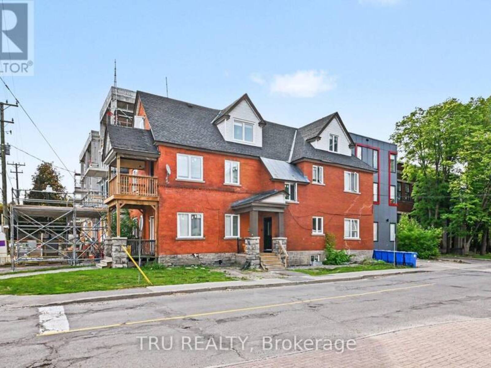 351 FRIEL STREET, Ottawa, Ontario K1N 7W7