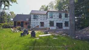 8 PINEGLEN CRESCENT | Ottawa Ontario | Slide Image Three