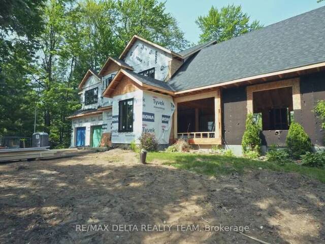 8 PINEGLEN CRESCENT Ottawa Ontario, K2E 6X7 - 5 Bedrooms Home For Sale
