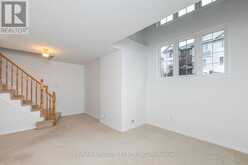 250 GERSHWIN PRIVATE | Ottawa Ontario | Slide Image Fifteen