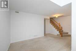 250 GERSHWIN PRIVATE | Ottawa Ontario | Slide Image Sixteen