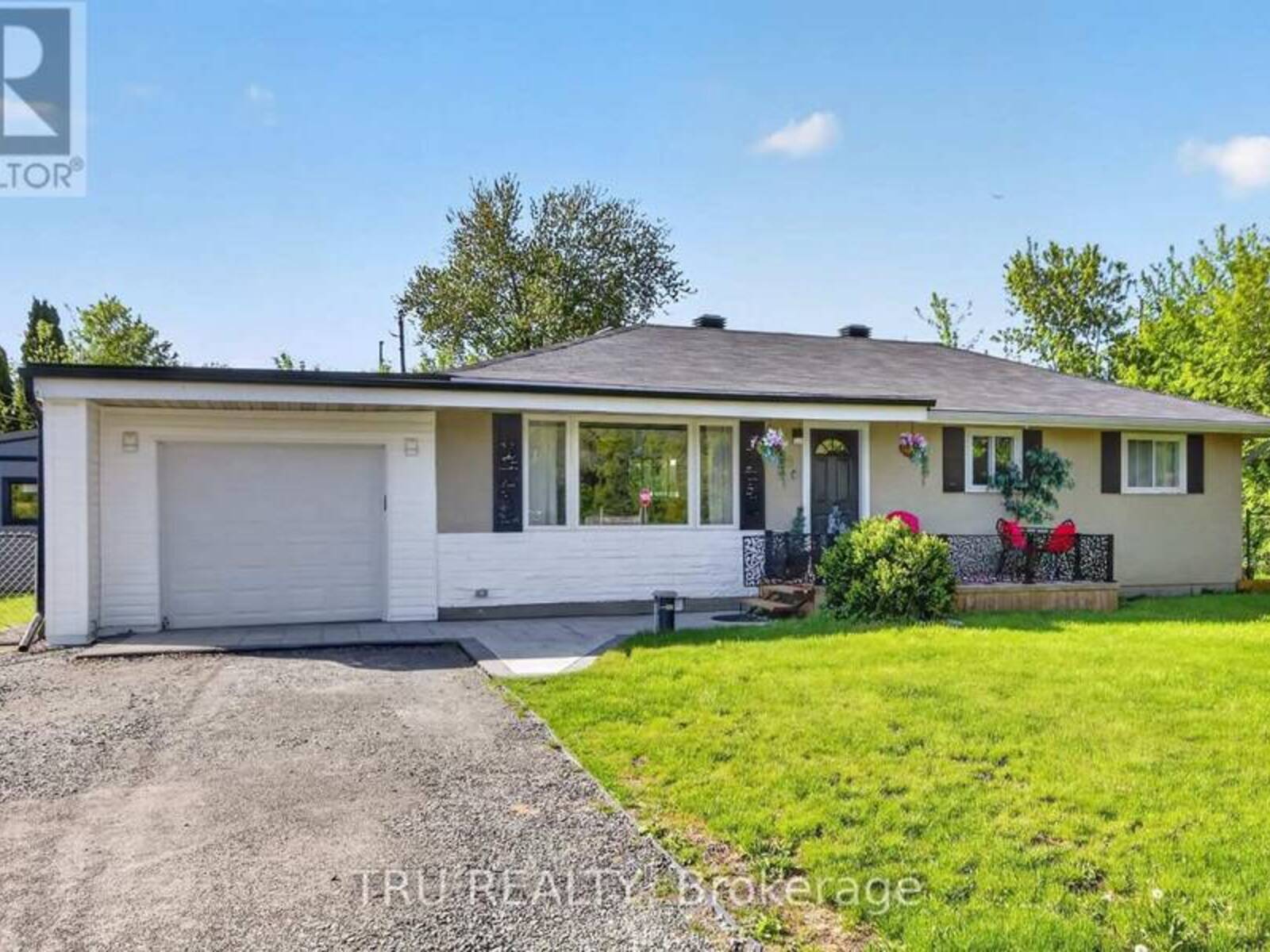 19 TODD DRIVE, Ottawa, Ontario K0A 2Z0