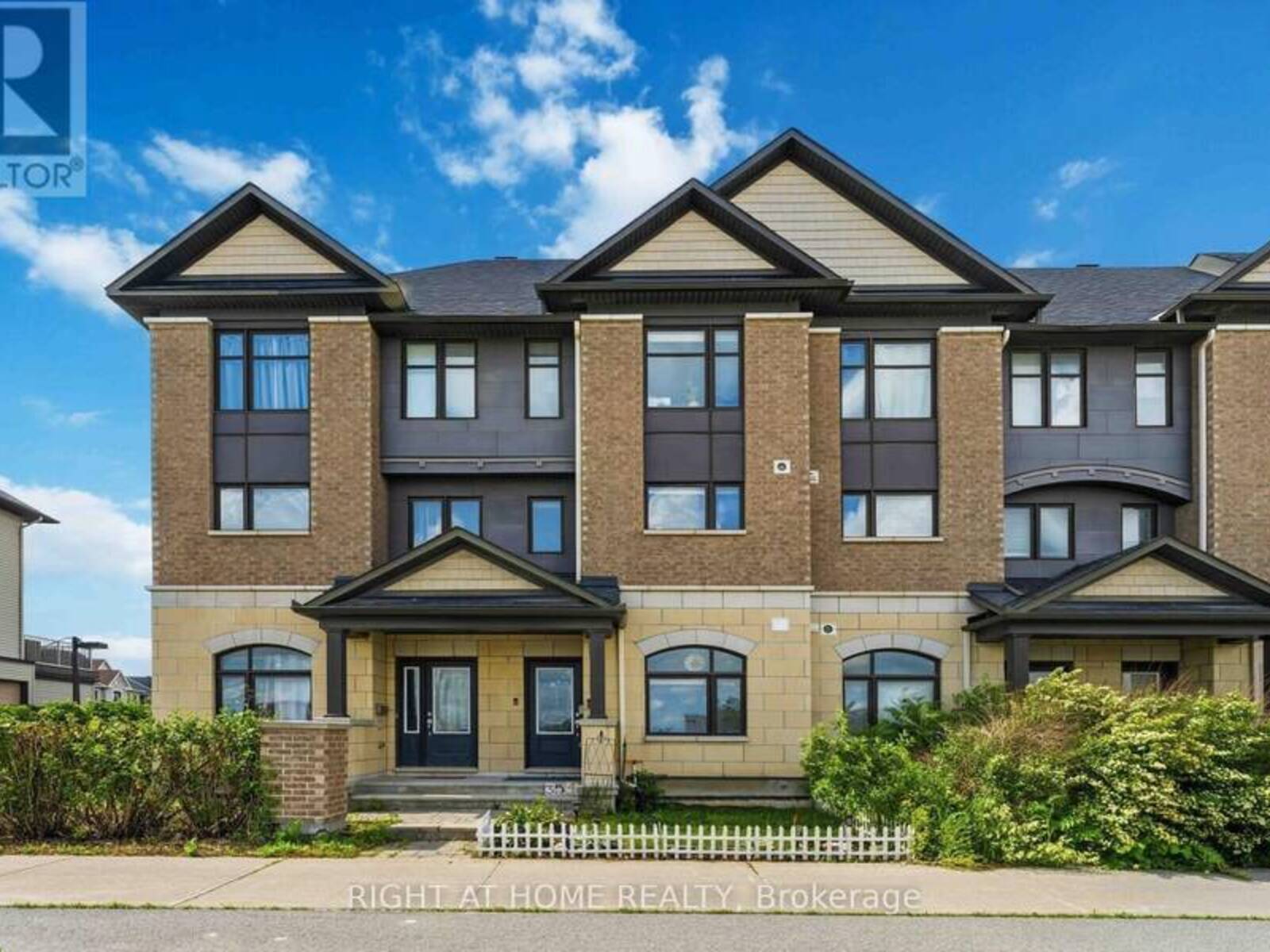 354 BRETTONWOOD RIDGE, Ottawa, Ontario K2T 0H8