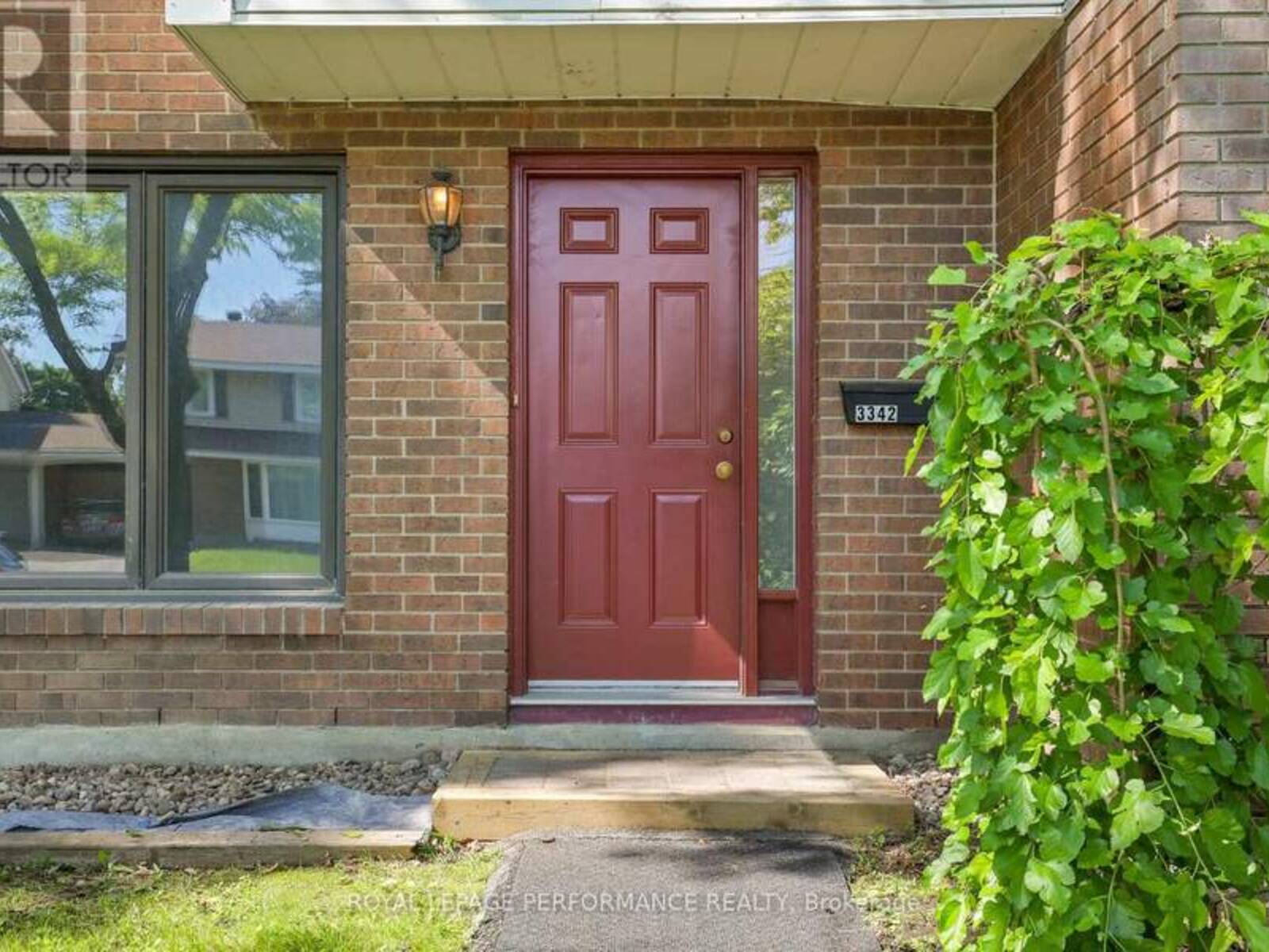 10 - 3342 SOUTHGATE ROAD, Ottawa, Ontario K1V 9P8