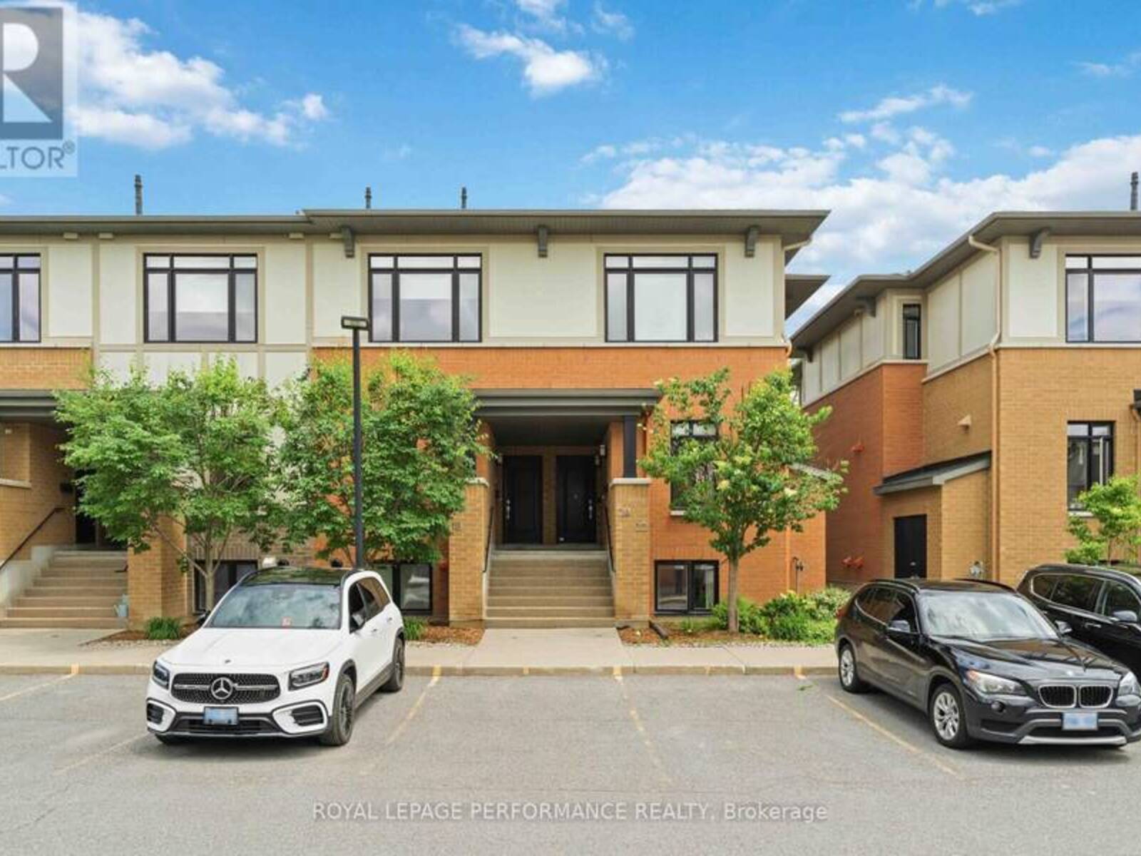 22 BERGERON PRIVATE, Ottawa, Ontario K1C 0C2