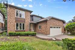 6 FESSENDEN WAY | Ottawa Ontario | Slide Image Two