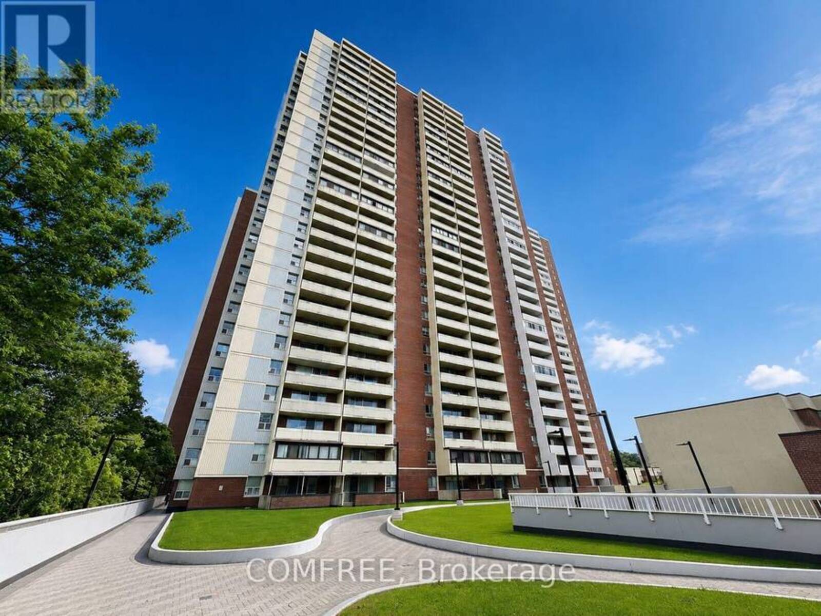 412 - 1 MASSEY SQUARE, Toronto, Ontario M4C 5L4