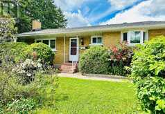 77 MEADOWLANDS DRIVE | Ottawa Ontario | Slide Image Three