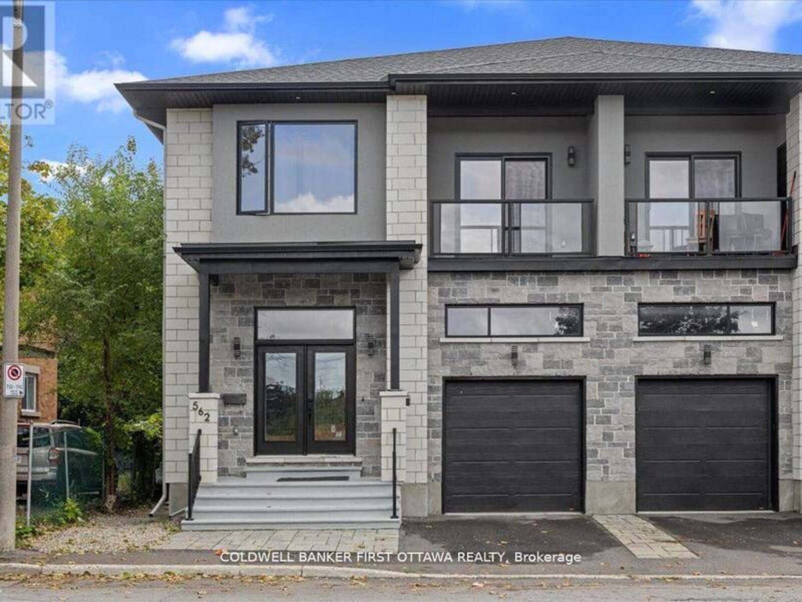 560 QUEEN MARY STREET, Ottawa, Ontario K1K 1W1