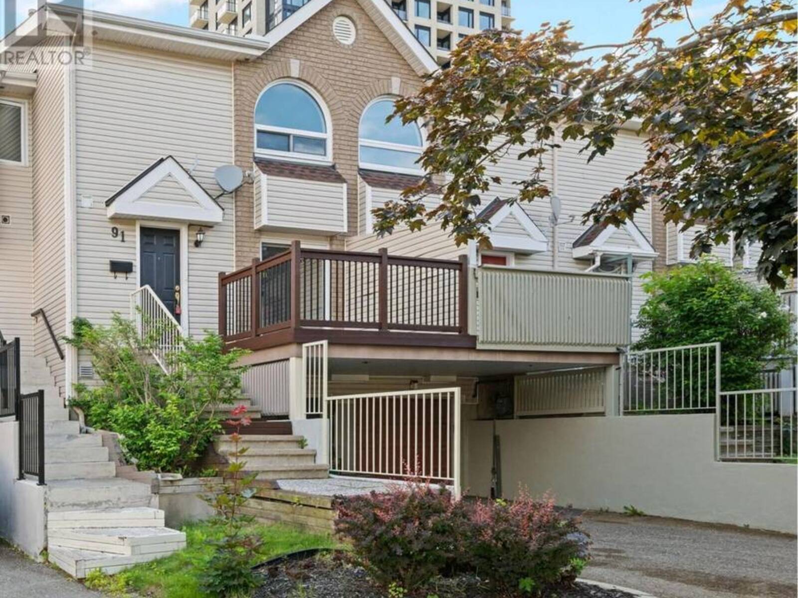 91 THORNBURY CRESCENT, Ottawa, Ontario K2G 6C4