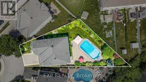 580 PINAWA CIRCLE | Ottawa Ontario | Slide Image Three