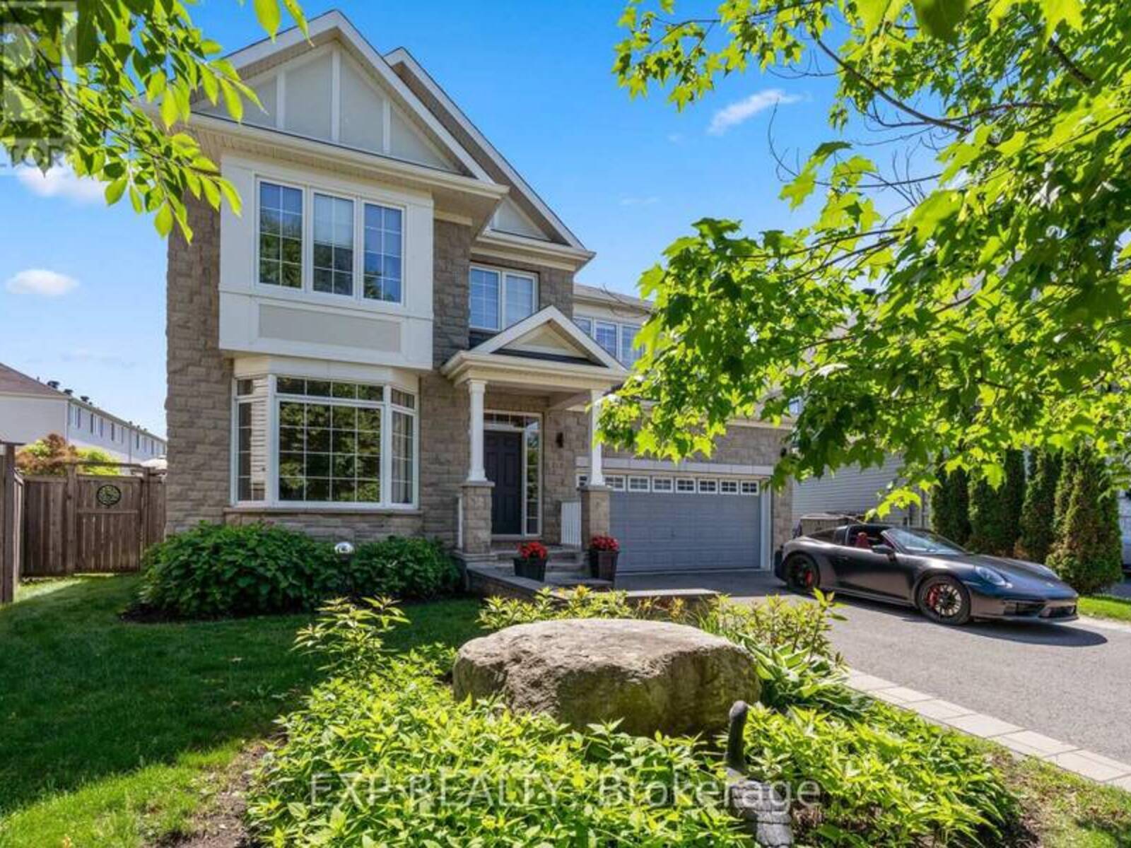 580 PINAWA CIRCLE, Ottawa, Ontario K2J 5Y2