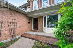 6 SHETLAND WAY | Ottawa Ontario | Slide Image Two