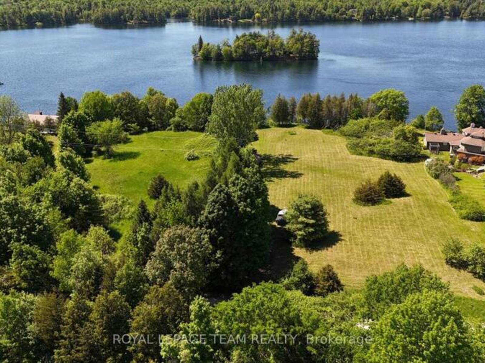 000 DRAGONFLY LANE, Rideau Lakes, Ontario K0G 1L0