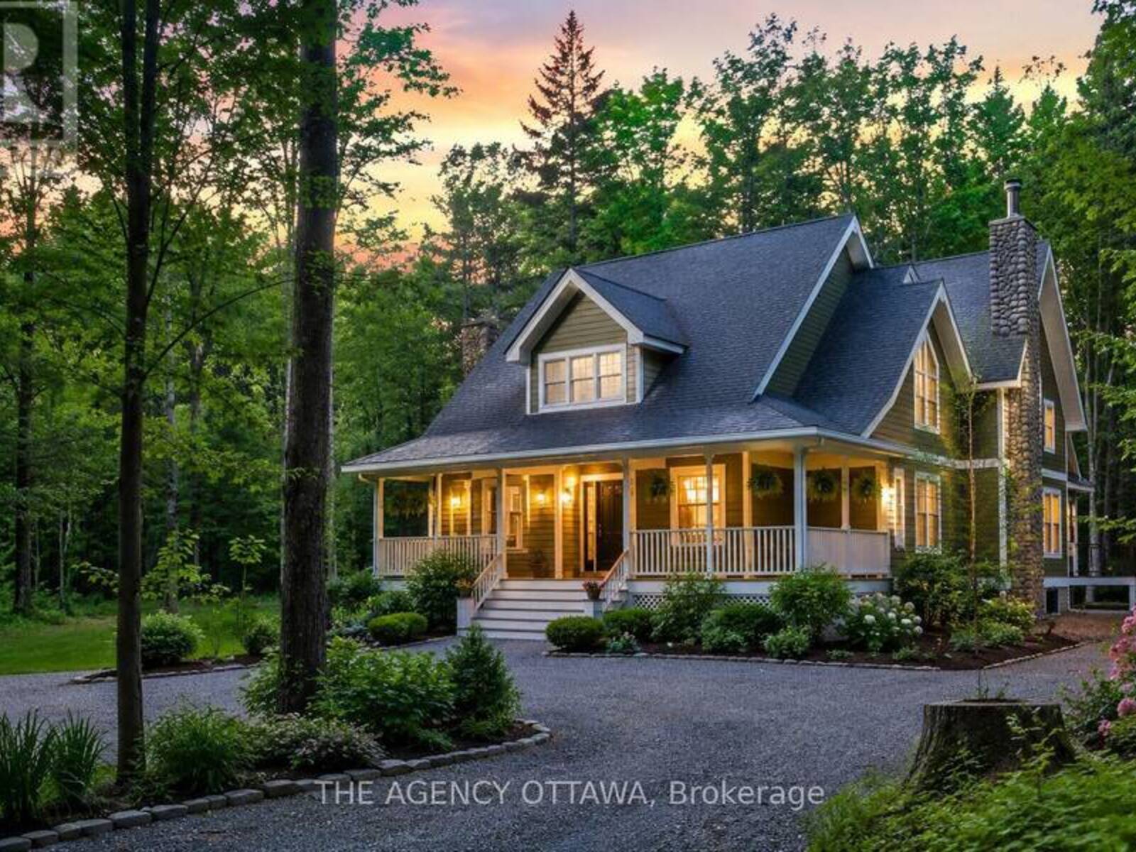 - APPLE STREET S, Mississippi Mills, Ontario K0A 1A0