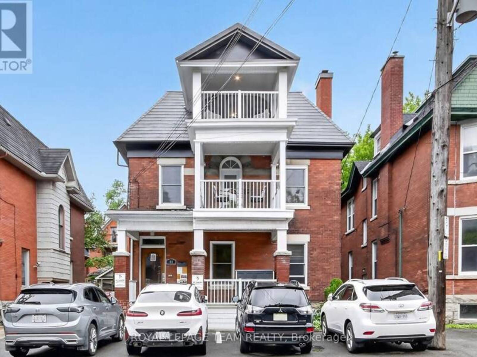 64 DELAWARE AVENUE, Ottawa, Ontario K2P 0Z3