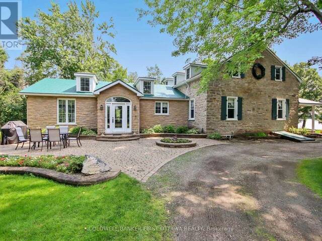 100 LOCH END ROAD Carleton Place Ontario, K7C 0S9 - 3 Bedrooms Waterfront Home For sale