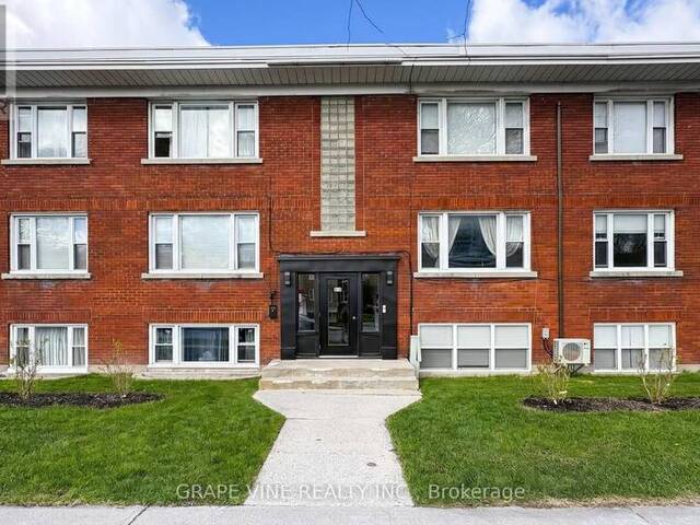 824 KIRKWOOD AVENUE Ottawa Ontario, K1Z 5Y2 - Multi-family Home For Sale