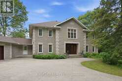 28 MARCHBROOK CIRCLE | Ottawa Ontario | Slide Image Three
