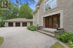 28 MARCHBROOK CIRCLE | Ottawa Ontario | Slide Image Four