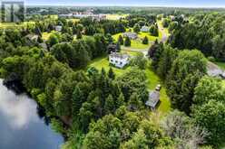 17 MARIC TRAIL | Kemptville Ontario | Slide Image Four