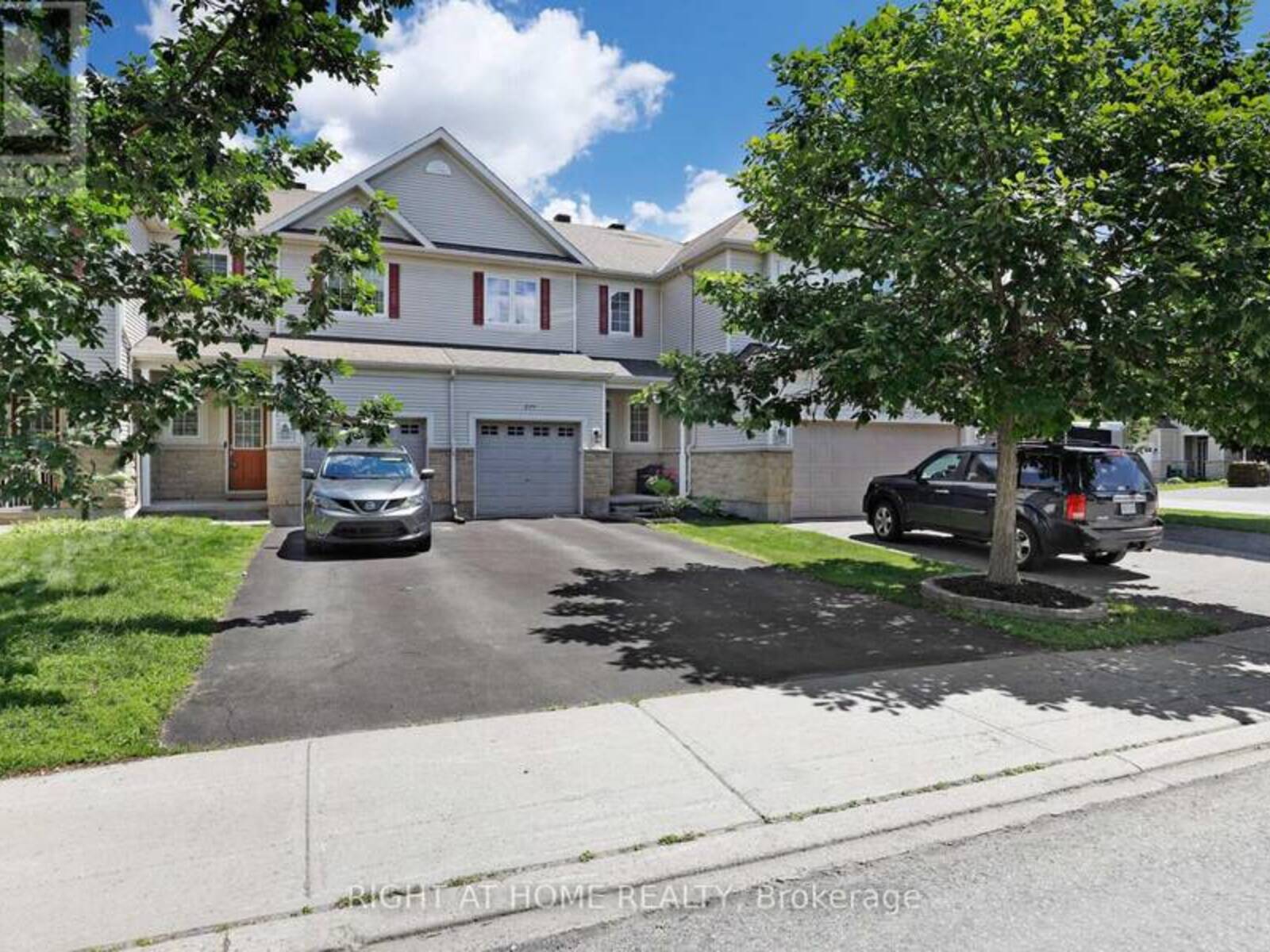 577 ASHBOURNE CRESCENT, Ottawa, Ontario K2J 0P5