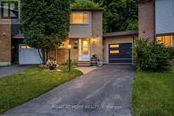 30 BERKSHIRE WAY | Ottawa Ontario | Slide Image Two