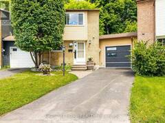 30 BERKSHIRE WAY Ottawa Ontario, K2J 2B2