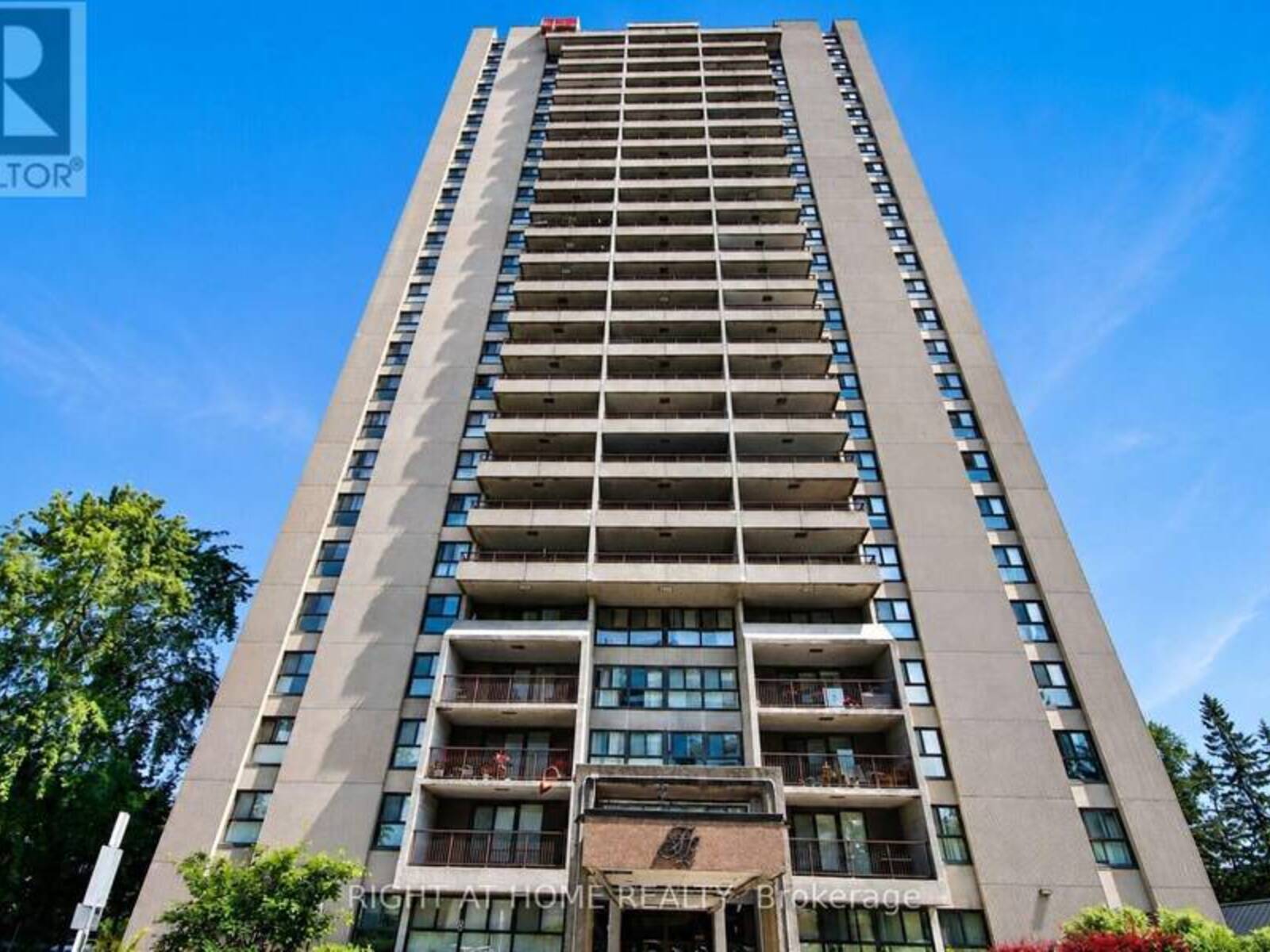 2204 - 1785 FROBISHER LANE, Ottawa, Ontario K1G 3T7