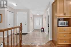 40 GASLIGHT WAY | Russell Ontario | Slide Image Three