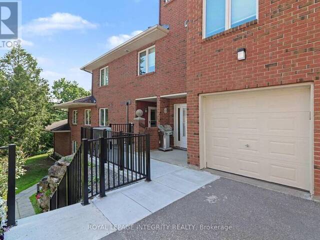 26 - 403 STRATAS CIRCUIT Ottawa Ontario, K2L 3K6 - 3 Bedrooms Condo For Sale