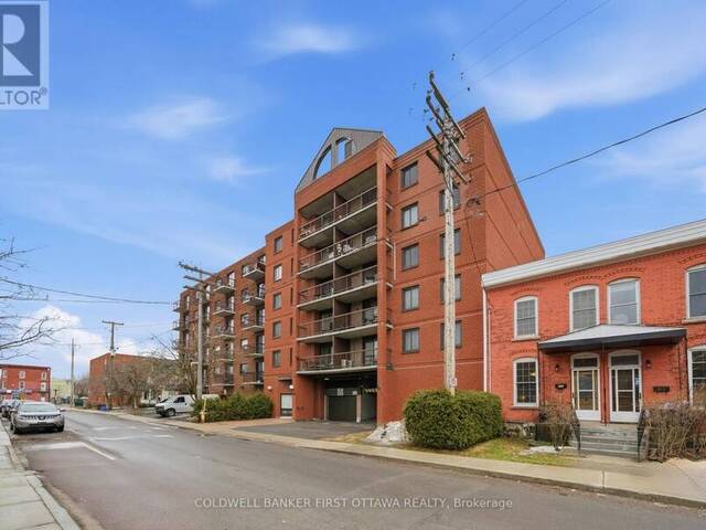 402 - 222 GUIGUES AVENUE Ottawa Ontario, K1N 5J2 - 2 Bedrooms Condo For Sale
