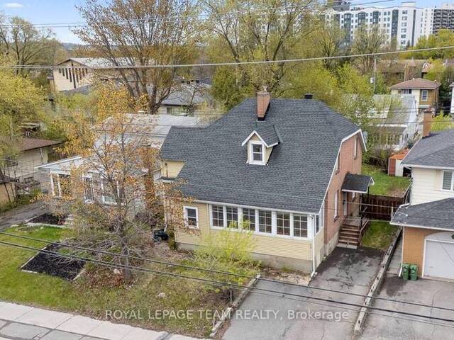 910 PINECREST ROAD Ottawa Ontario, K2B 6B3 - 4 Bedrooms Home For Sale