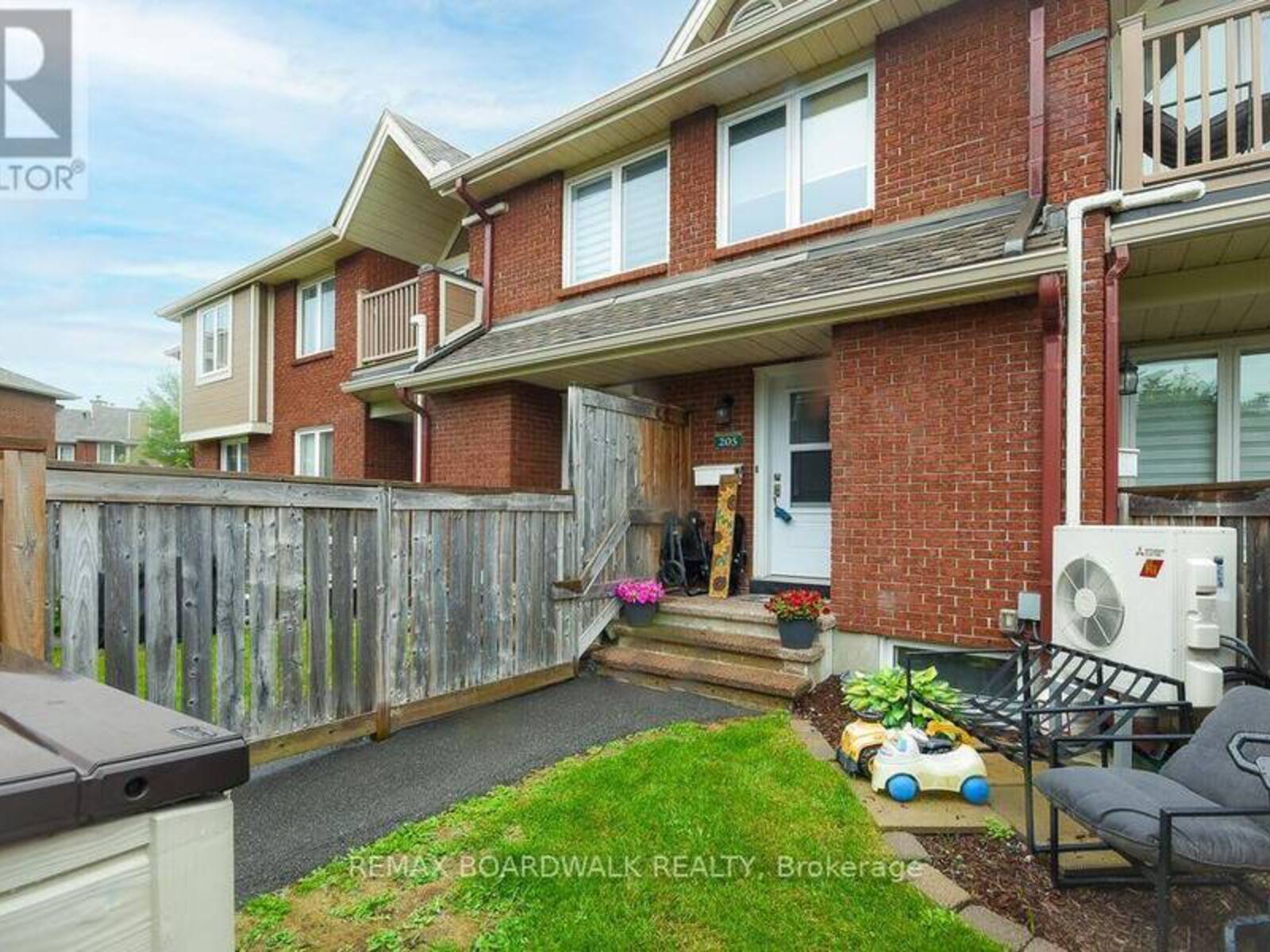 205 - 1760 CABARET LANE, Ottawa, Ontario K4A 2H1