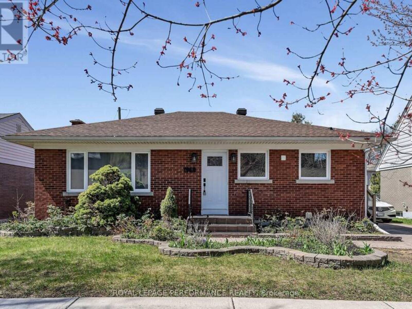 1960 OTHELLO AVENUE, Ottawa, Ontario K1G 2A4
