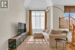555 REARDON PRIVATE | Ottawa Ontario | Slide Image Ten