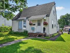 12 CHURCHILL CRESCENT Smiths Falls Ontario, K7A 3H4
