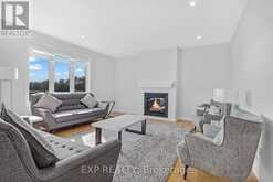 626 INVER LANE | Ottawa Ontario | Slide Image Thirteen