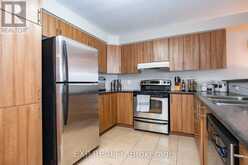 504 BARHOLM PRIVATE | Ottawa Ontario | Slide Image Thirteen
