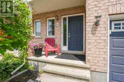 504 BARHOLM PRIVATE | Ottawa Ontario | Slide Image Two