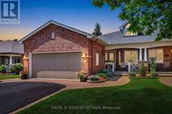 10 WATERTHRUSH CRESCENT | Ottawa Ontario | Slide Image One