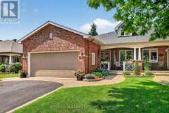 10 WATERTHRUSH CRESCENT | Ottawa Ontario | Slide Image Two