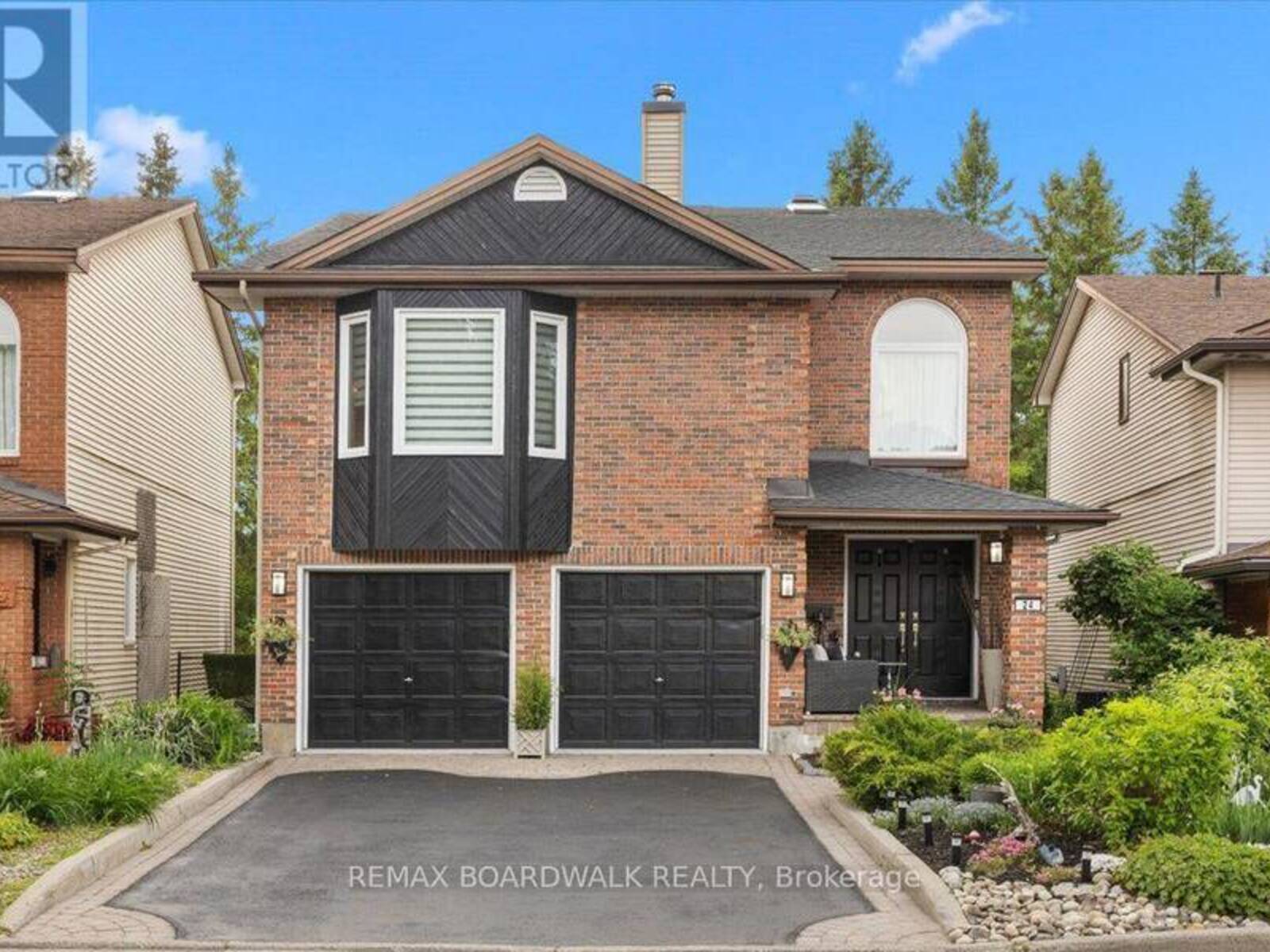24 HACKETT STREET, Ottawa, Ontario K1V 0P7