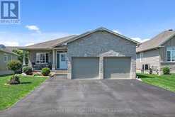 8 SETTLEMENT LANE | Russell Ontario | Slide Image One