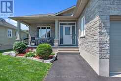 8 SETTLEMENT LANE | Russell Ontario | Slide Image Three