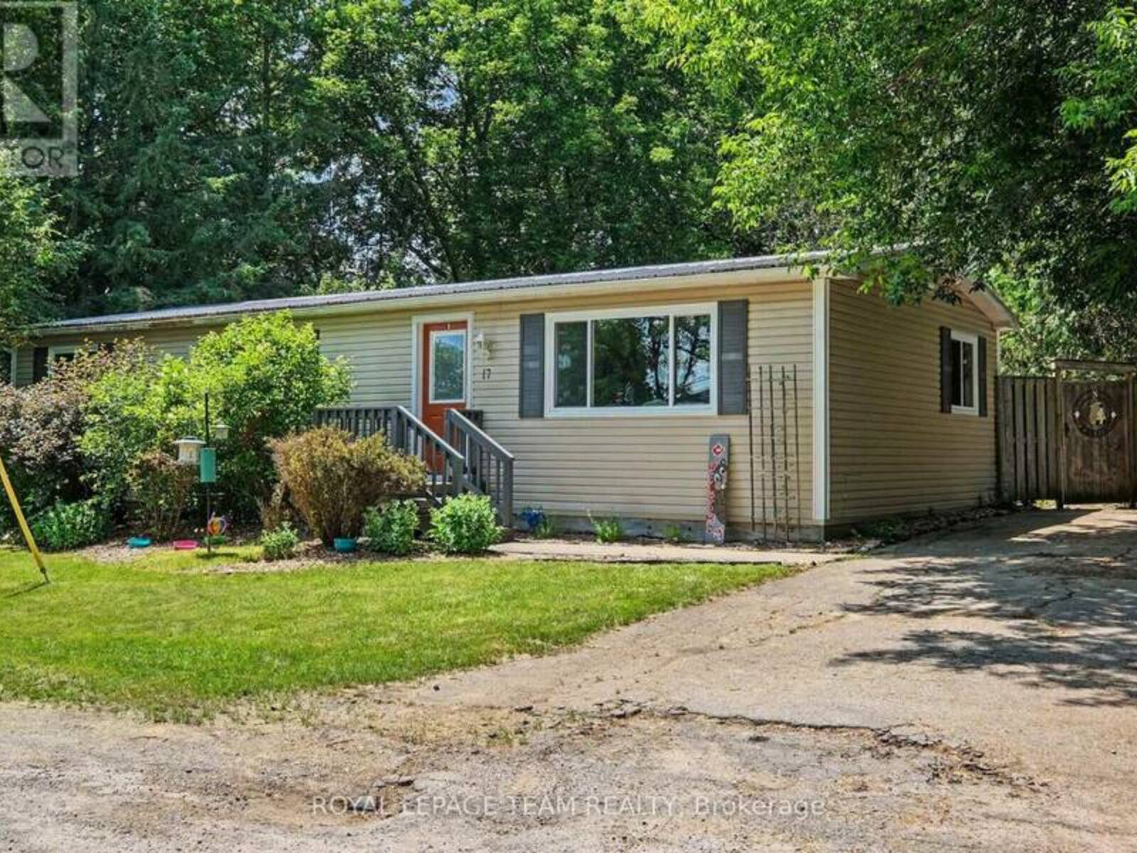 17 CASSELL LANE, Smiths Falls, Ontario K7A 4S5