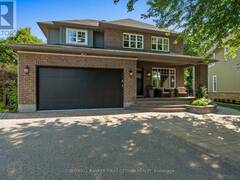 58 IRONSIDE COURT Ottawa Ontario, K2K 3H6