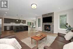 160 COUNTRY MEADOW DRIVE | Ottawa Ontario | Slide Image Ten
